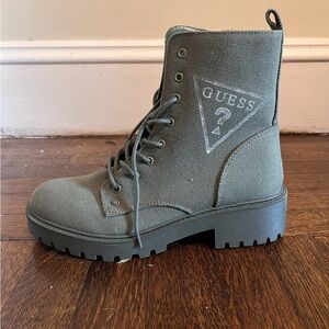 Women’s size 8 Guess Combat Boot